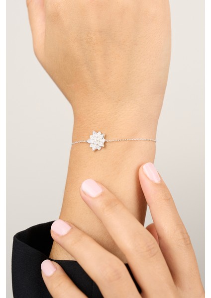 925 Ayar Gümüş Modern Lotus Bileklik ELKAB92306 fırsatları