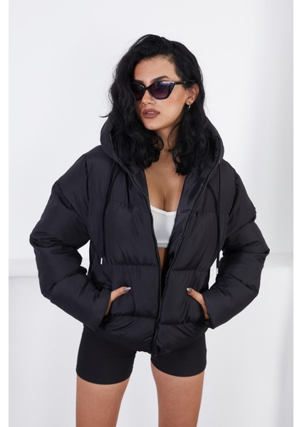 Yakası Bağcıklı Puffer Şişme Mont