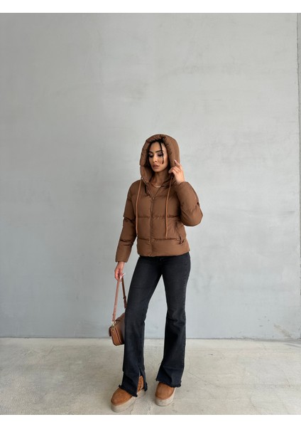 Yakası Bağcıklı Puffer Şişme Mont