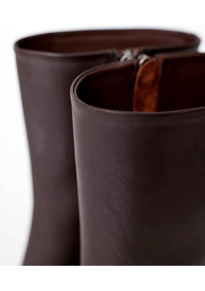 Kahverengi Topuklu Bot 24454 fırsatları