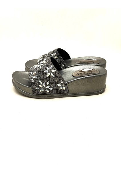 20028 Pienn Yüksek Tabanlı Taşlı Kadın Terliği