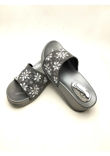 20028 Pienn Yüksek Tabanlı Taşlı Kadın Terliği indirimleri