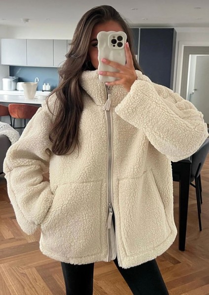 Bej Dik Yakalı Cepli Kadın Peluş Mont