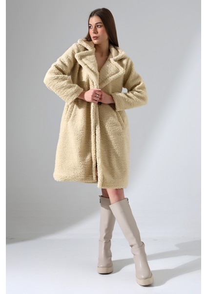 Astarlı Düğmeli Puf Kaban