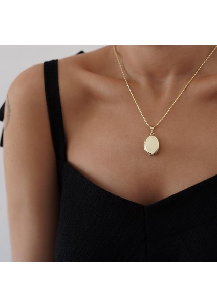 Oval Madalyon Altın Kolye