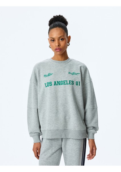Bisiklet Yaka Pamuk Karışımlı Işlemeli Dikiş Detaylı Oversize Sweatshirt