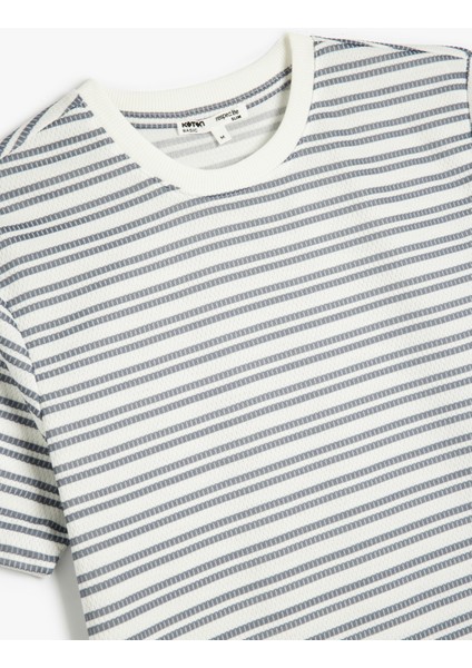 Çizgili Kısa Kollu Bisiklet Yaka Slim Fit Tişört