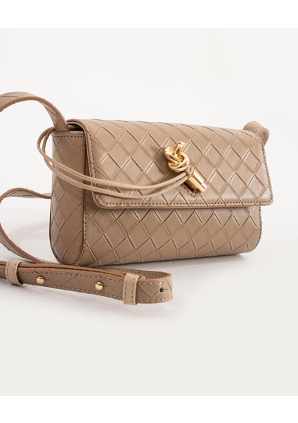 Örmeli Küçük Çapraz Postacı Vizon Çanta fiyatları