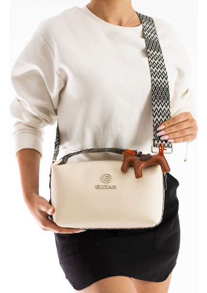 Kolonlu At Detaylı Spor Bej Kadın Çantası