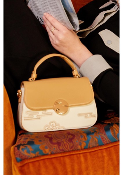 Krem Toka Işlemeli Omuz Çantası