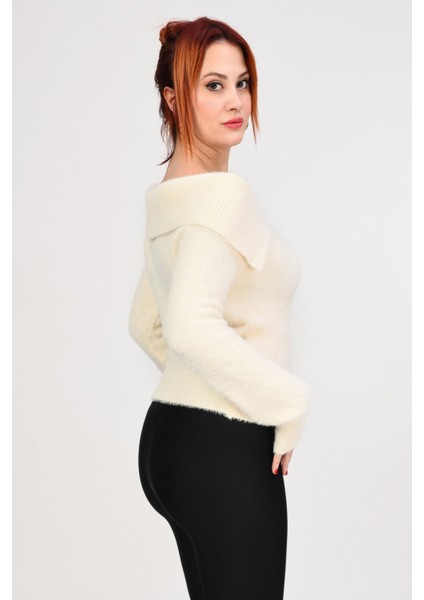 Devrik Yaka Peluş Kazak - Krem Krem - M/l indirimleri