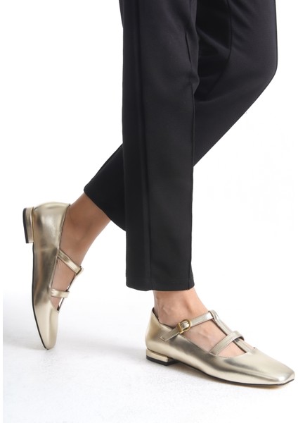 Kadın FSTA Altın Metalik Tokalı Babet