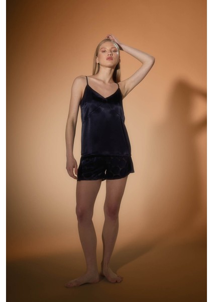 Kadın Vegan Dokuma Transparan Şort fiyatları