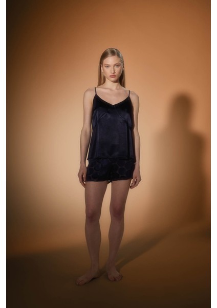 Kadın Vegan Dokuma Transparan Şort modelleri