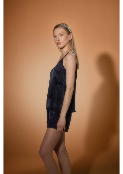 Kadın Vegan Dokuma Transparan Şort fırsatları