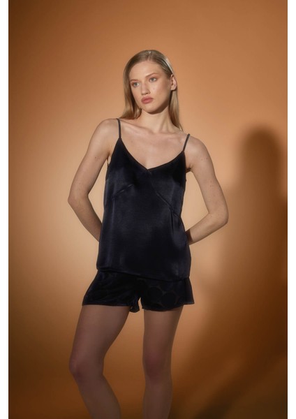 Kadın Vegan Dokuma Transparan Şort indirimleri