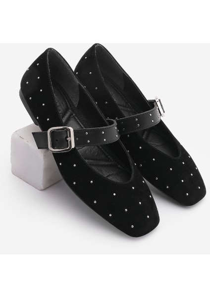 Kadın Küt Burun Tokalı Zımbalı Babet Velona Siyah Süet