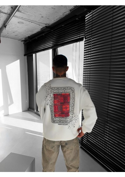Erkek Oversize Desen Yamalı Sweatshirt Ekru modelleri