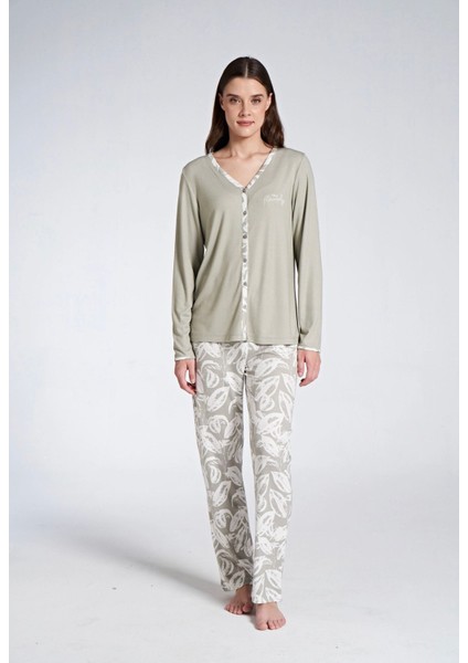 Kadın Uzun Kol Büyük Beden Önden Düğmeli Yakasız Pijama Takımı