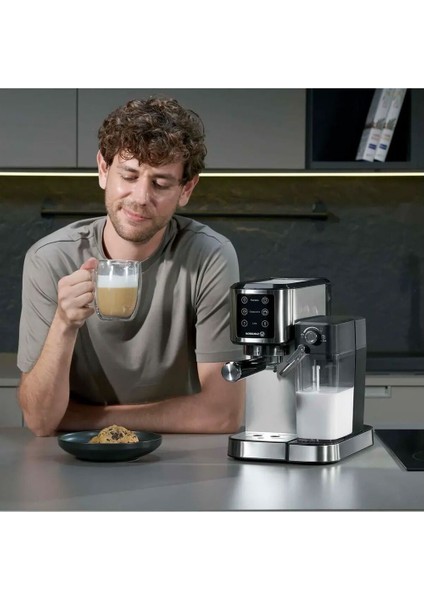 Java Plus Süt Hazneli Espresso Kahve Makinesi A982