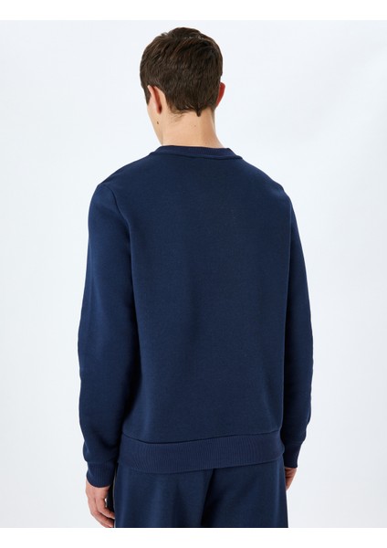 Bisiklet Yaka Renk Bloklu Pamuk Karışımlı Slogan Baskılı Sweatshirt