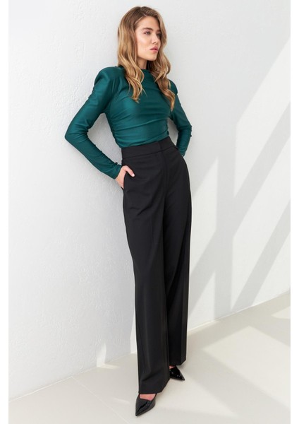 Siyah Bel Detaylı Rahat Kesim Pantolon indirimleri
