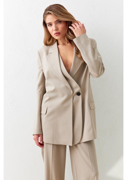 Bej Kruvaze Düğme Detaylı Uzun Ceket