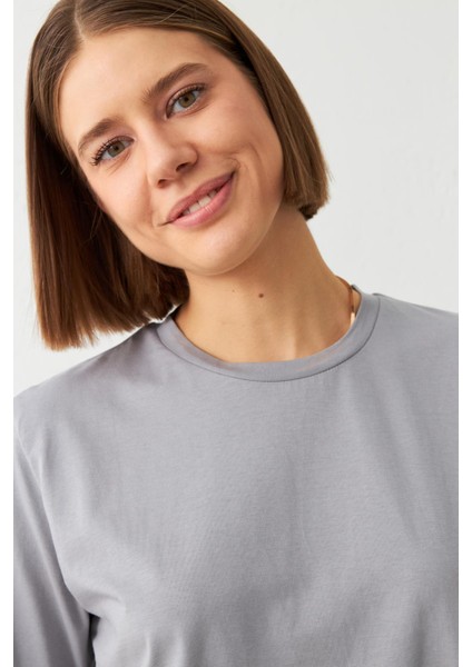 Gri Bisiklet Yaka Düz T-Shirt fiyatları
