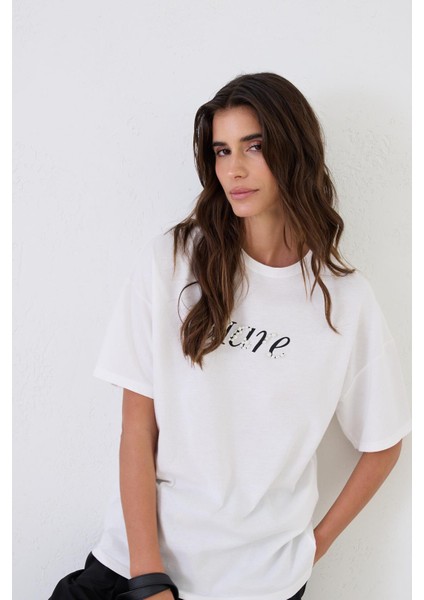 Ekru Baskı Detaylı Kısa Kollu T-Shirt