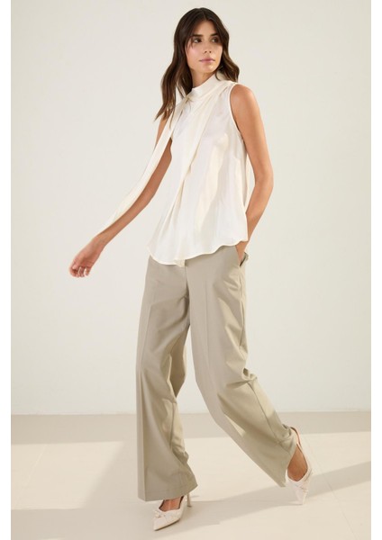 Ekru Kolsuz Asimetrik , Balıkçı Yaka Şal Detaylı Triko