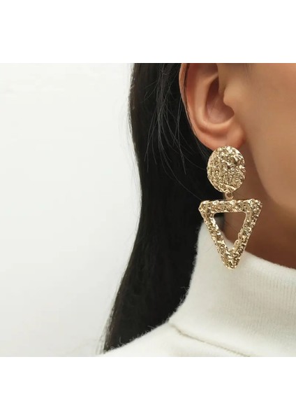 Gold Rengi Şık Tasarım Üçgen Küpeler