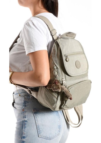 Kadın Sırt Çantası Kapaklı Model 30*25 cm Hafif Klinkır Kumaş Spor Çantası Günlük Bayan Çantası fiyatları