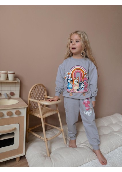 Gri Üzeri Renkli Gökkuşağı Işlemeli Eşofman Takımı