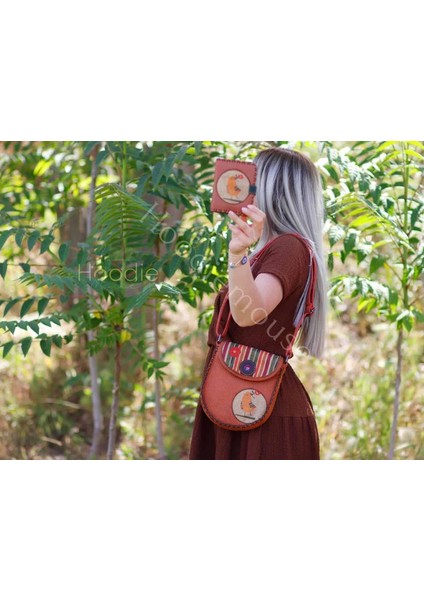 Kuş Figurlu Tasarımlı Capraz Örgulu Kol Cantası ve Cuzdan Kombin – Taba fiyatları