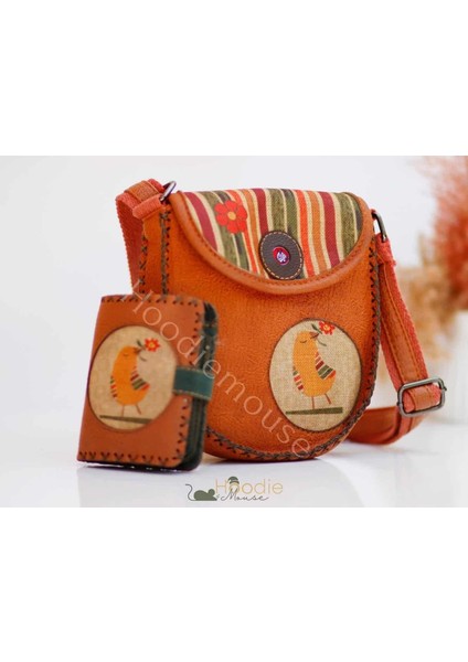 Kuş Figurlu Tasarımlı Capraz Örgulu Kol Cantası ve Cuzdan Kombin – Taba modelleri