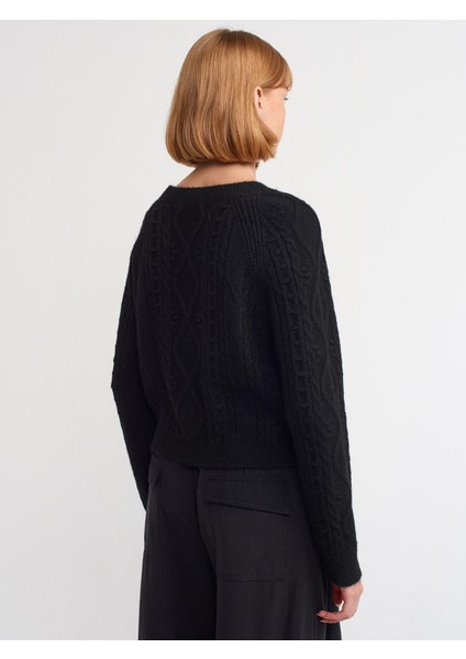 10462 Bisiklet Yaka Önü Taş Işlemeli Kazak-Siyah fiyatları