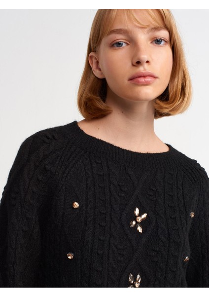 10462 Bisiklet Yaka Önü Taş Işlemeli Kazak-Siyah fırsatları