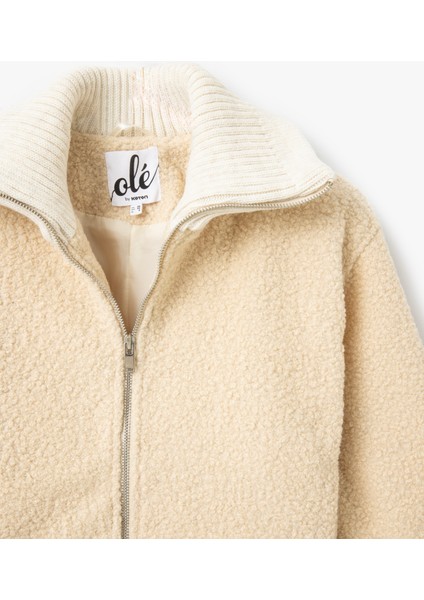 Fermuarlı Yaka Detaylı Peluş Ceket modelleri