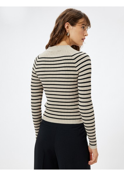 Triko Kazak Dik Yaka Dokulu Uzun Kollu Viskon Kumaş Karışımlı fırsatları