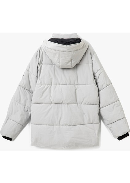 Baskılı Kapaklı Cep Detaylı Slim Fit Kapüşonlu Şişme Mont fiyatları