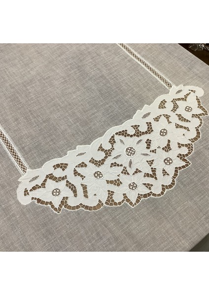 Beyaz Işli Masa Örtüsü - 160*260 cm