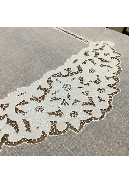 Beyaz Işli Masa Örtüsü - 160*260 cm