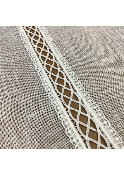 Beyaz Işli Masa Örtüsü - 160*260 cm