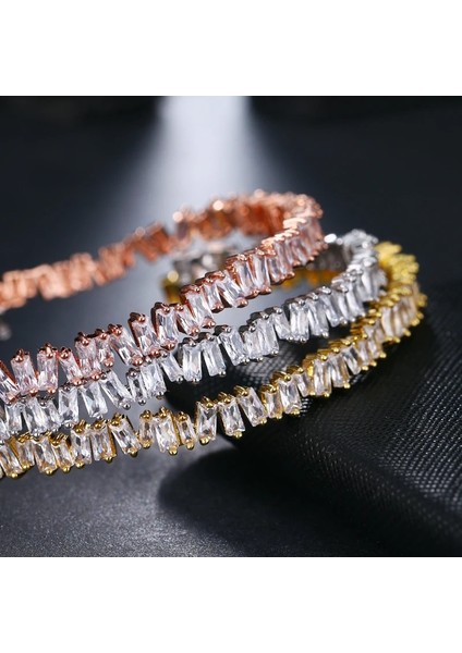 Beyaz Stil Altın Emmaya Altın Rengi Aaa Cz Boncuklu Manşet Bilezikler ve Kadınlar Için Moda Takı Pulseiras (Yurt Dışından) fiyatları