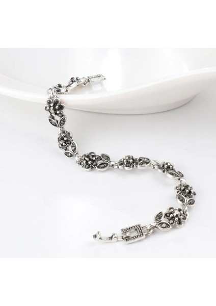 Gri Stil Antik Gümüş Kaplama Kinel Etnik Antik Tibet Gümüş Kadınlar Için Bilezikler Gri Kristal Taşlar Çiçek Bilezik Vintage Takı Yeni (Yurt Dışından) modelleri