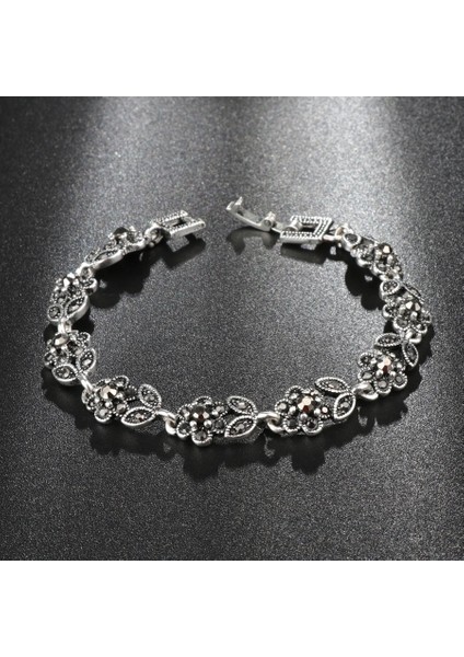 Gri Stil Antik Gümüş Kaplama Kinel Etnik Antik Tibet Gümüş Kadınlar Için Bilezikler Gri Kristal Taşlar Çiçek Bilezik Vintage Takı Yeni (Yurt Dışından) fırsatları