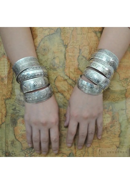 2- Gümüş 31 Stijl Nieuwe Çingene Kare Çiçek Metal Tibet Gümüş Vintage Retro Moda Manşet Bilezik Bileklik Onun Noel Paar Hediye Için (Yurt Dışından) modelleri