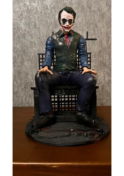 Joker In Prison Heath Ladger Figür