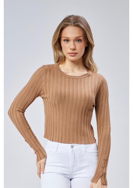 Kısa Yuvarlak Yaka Triko