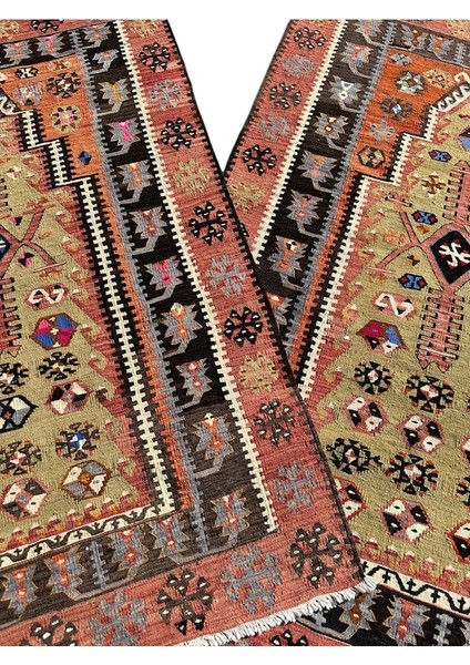 El Dokuma Çift Kuruhüyük Kilimi 120 x 180 Kök Boya Yün Kilim